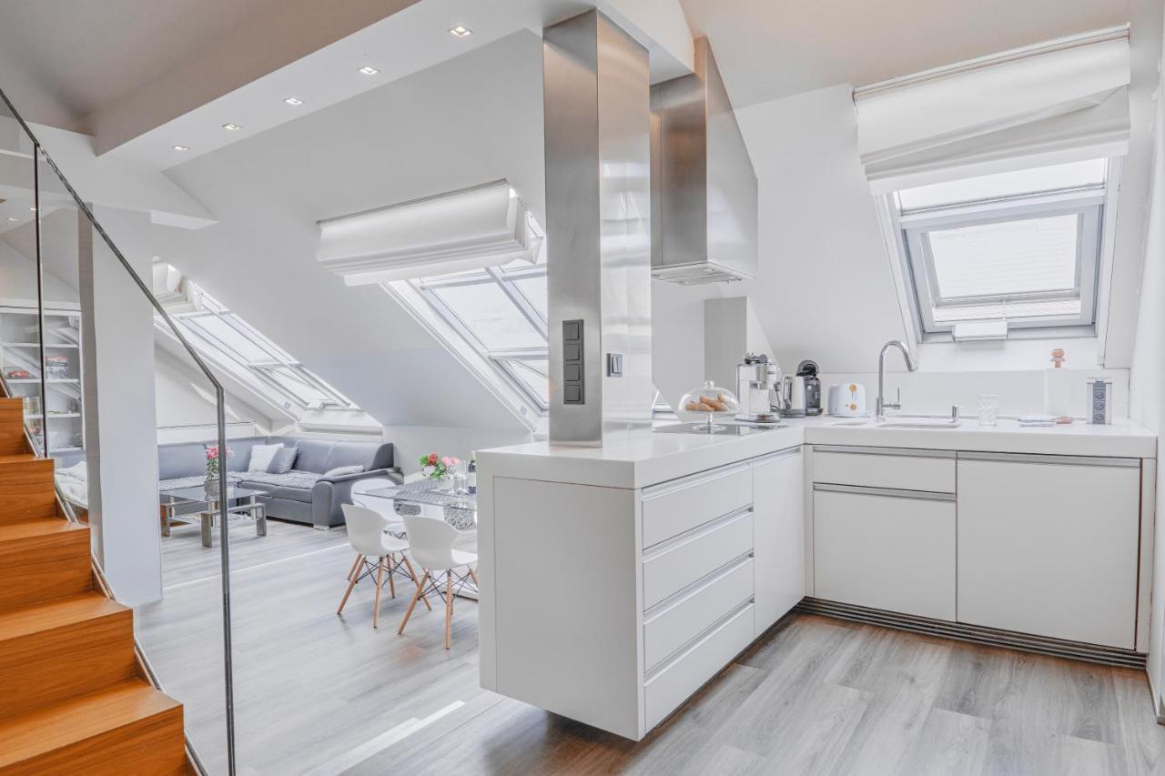 Luxury Apartment In Centre Прага Екстер'єр фото